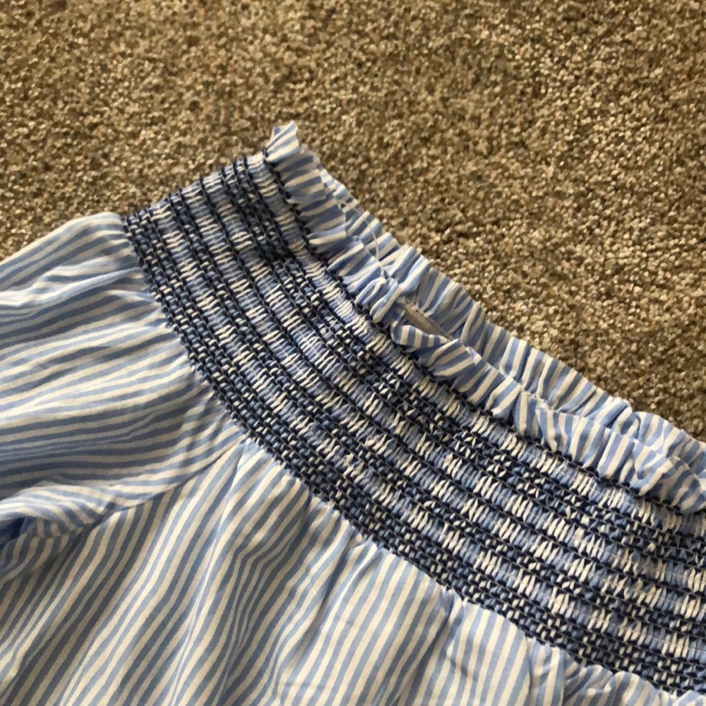 Adorable off the shoulder spring dress! Size S - Picture 4 of 5